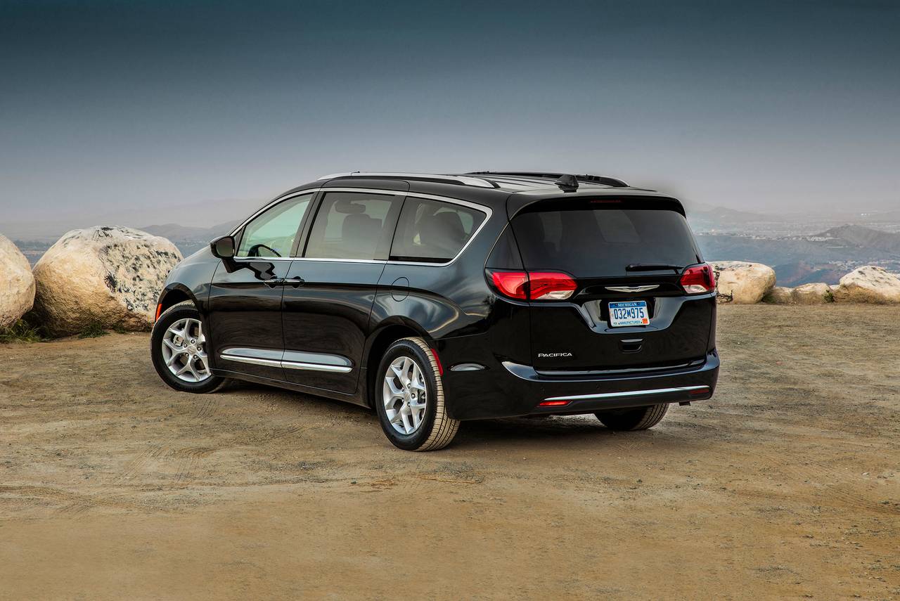 2018 Chrysler Pacifica Minivan Pricing - For Sale | Edmunds