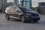 2022 Chrysler Pacifica Hybrid Pinnacle Passenger Minivan Exterior Shown