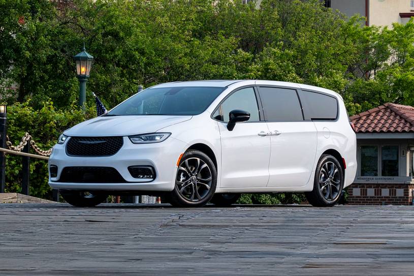 2026 Chrysler Pacifica 100th Anniversary PHEV Passenger Minivan Exterior