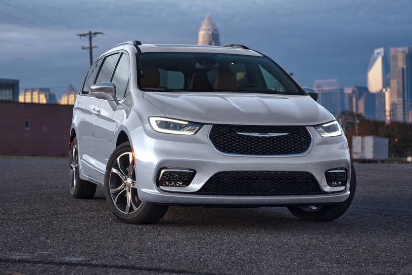 2026 Chrysler Pacifica Pinnacle Passenger Minivan Exterior Shown