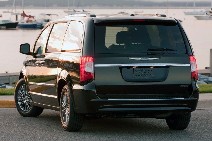 2013 Chrysler Town and Country Pictures 109 Photos Edmunds