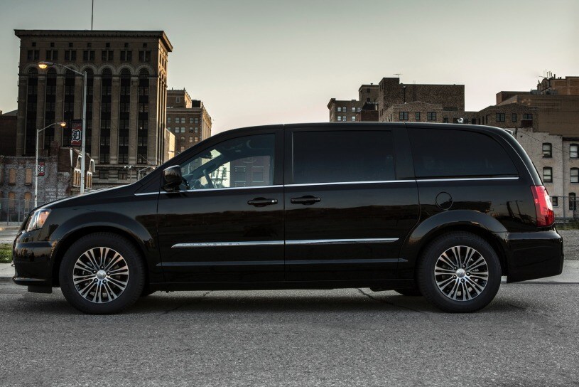 2013 Chrysler Town and Country Pictures 109 Photos Edmunds