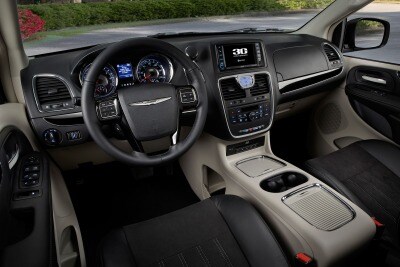 Used 2016 Chrysler Town And Country Pictures 38 Photos Edmunds 2016 Chrysler Town And Country Anniversary Edition Penger Minivan Interior