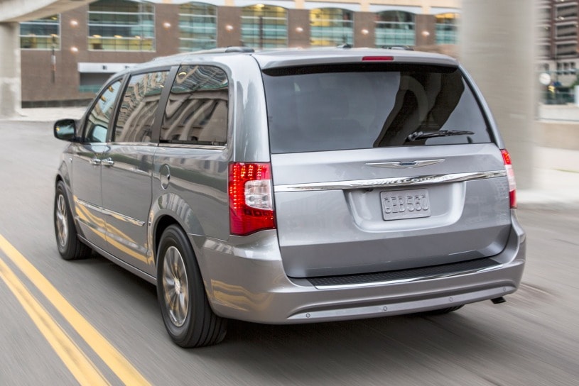 2016 Chrysler Town and Country Pictures 38 Photos Edmunds