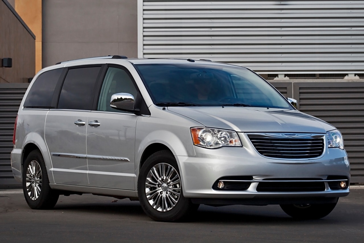 2016 Chrysler Town and Country Pricing - For Sale | Edmunds