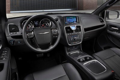 Used 2016 Chrysler Town And Country Pictures 38 Photos Edmunds 2016 Chrysler Town And Country S Penger Minivan Interior