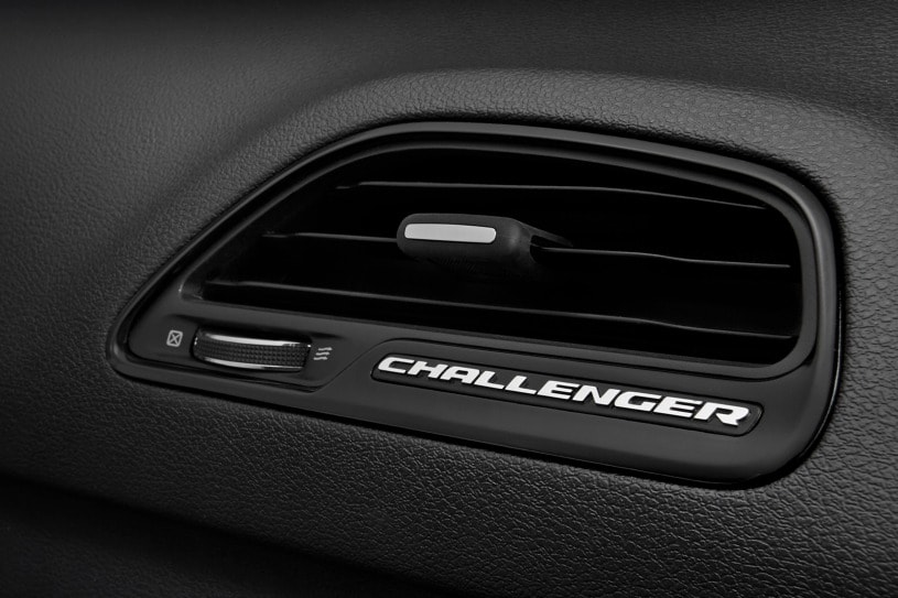 Dodge Challenger Coupe R/T Plus Shaker air vent Detail