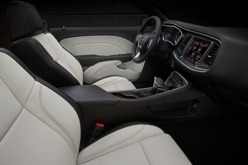 Dodge Challenger Coupe R/T Plus Shaker Interior