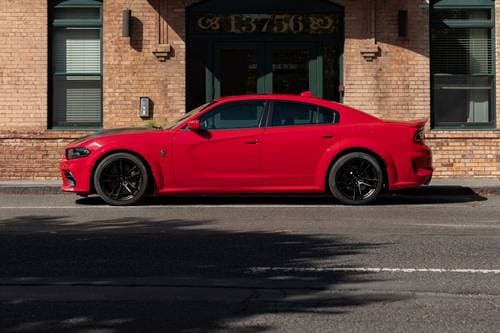 R/T 4dr Sedan (5.7L 8cyl 8A) R/T 4dr Sedan (5.7L 8cyl 8A)