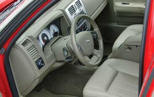 2005 Dodge Dakota 4dr Quad Cab Laramie Dashboard