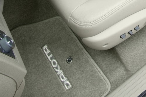 2007 Dodge Dakota Laramie Crew Cab Pickup Interior Detail