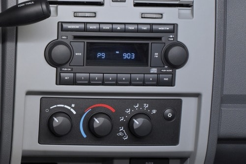 2007 Dodge Dakota Laramie Extended Cab Pickup Center Console
