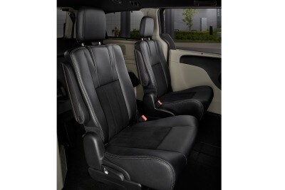 Used 2017 Dodge Grand Caravan Pictures 187 Photos Edmunds 2017 Dodge Grand Caravan Sxt Plus Minivan Interior
