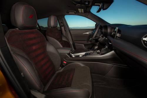 2023 Dodge Hornet GT 4dr SUV Interior. Options Shown.