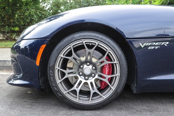 Dodge Viper Tires >> 2015 Dodge Viper Edmunds Road Test Dodge Viper Tires >> 2015 Dodge Viper Edmunds Road Test