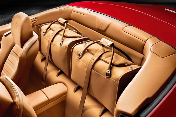 2012_ferrari_california_convertible_base_ri_oem_4_600.jpg
