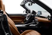 FIAT 124 Spider Lusso Convertible Interior