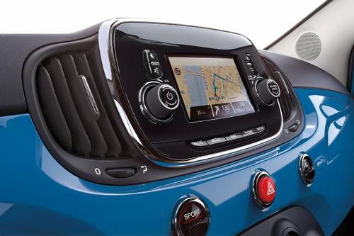 2018 FIAT 500 Lounge 2dr Hatchback Center Console