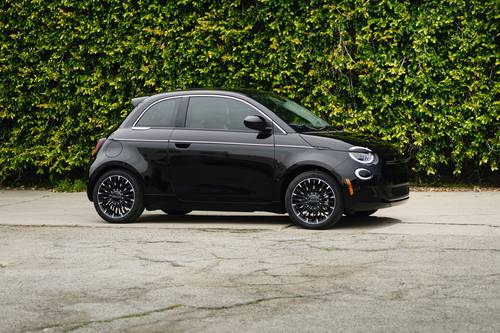 2024 FIAT 500e Inspired by Music 2dr Hatchback Profile