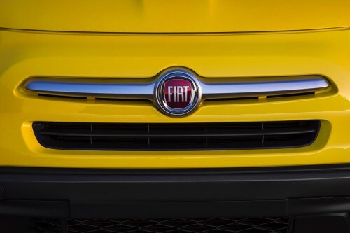 2016 FIAT 500X Trekking Plus 4dr SUV Front Badge
