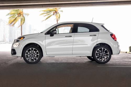2021 FIAT 500X Pop 4dr SUV Profile. Sport Appearance Package Shown.