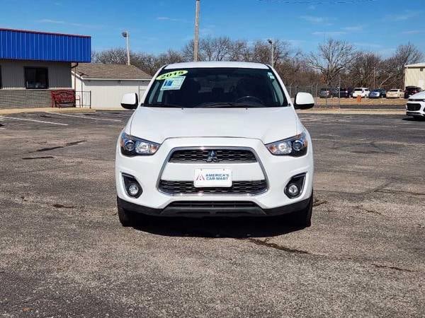 The 2015 Mitsubishi Outlander Sport The 2015 Mitsubishi Outlander Sport