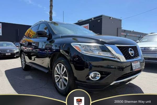 The 2016 Nissan Pathfinder The 2016 Nissan Pathfinder