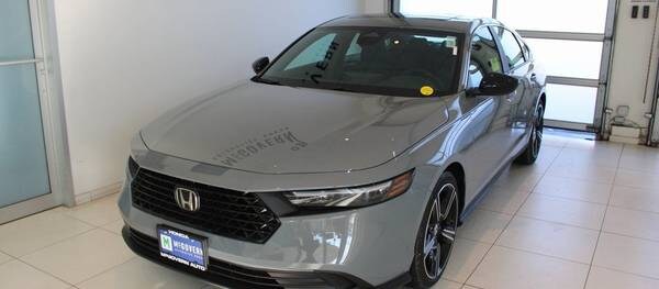 Honda Accord 2025 Sport Hybrid 4dr Sedan (2.0L 4cyl gas/electric hybrid EVT)