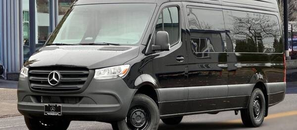 Mercedes-Benz Sprinter 2025 2500 170" WB Passenger 3dr Van w/High Roof, High Output Engine (2.0L 4cyl Turbodiesel 9A)