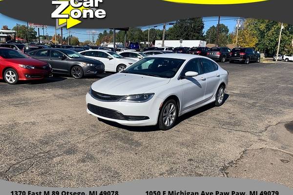 2013 chrysler 200 white