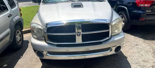 Dodge Ram Pickup 1500 2007 SLT 4dr Quad Cab SB (4.7L 8cyl 6M)