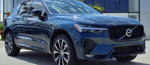 Volvo XC60 2025 B5 Plus 4dr SUV AWD (2.0L 4cyl Turbo gas/electric mild hybrid 8A)