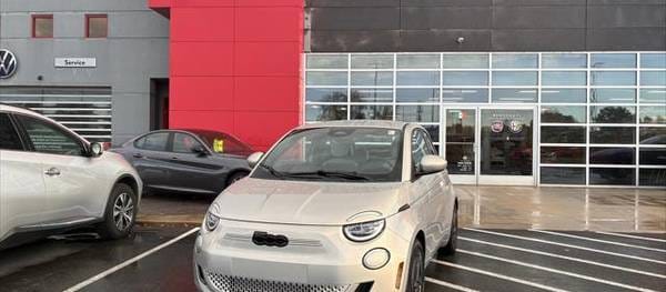 FIAT 500e 2025 Giorgio Armani 2dr Hatchback (electric DD)