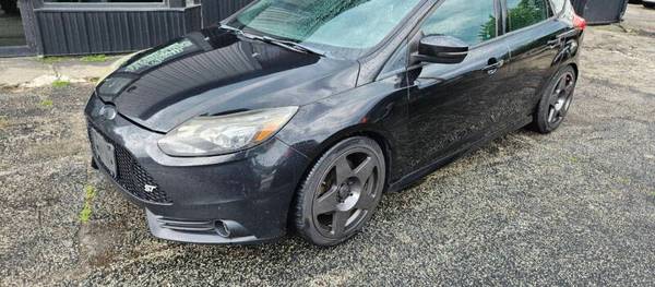 Ford Focus ST 2013 4dr Hatchback (2.0L 4cyl Turbo 6M)