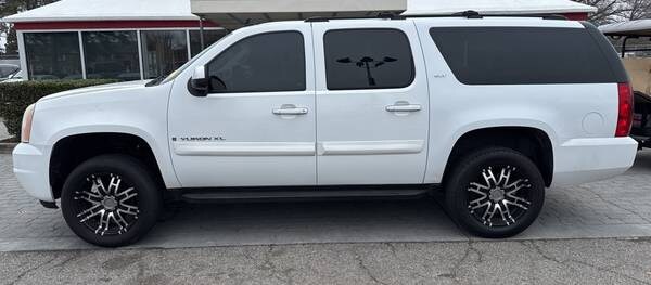 GMC Yukon XL 2008 SLE 1500 4dr SUV 4WD w/3SA (5.3L 8cyl 4A)