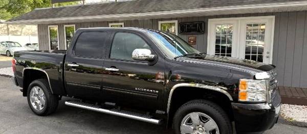 Chevrolet Silverado 1500 2010 LT 4dr Crew Cab 4WD 5.8 ft. SB (4.8L 8cyl 4A)