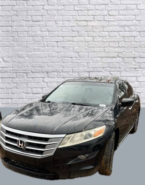 The 2013 Honda Crosstour The 2013 Honda Crosstour