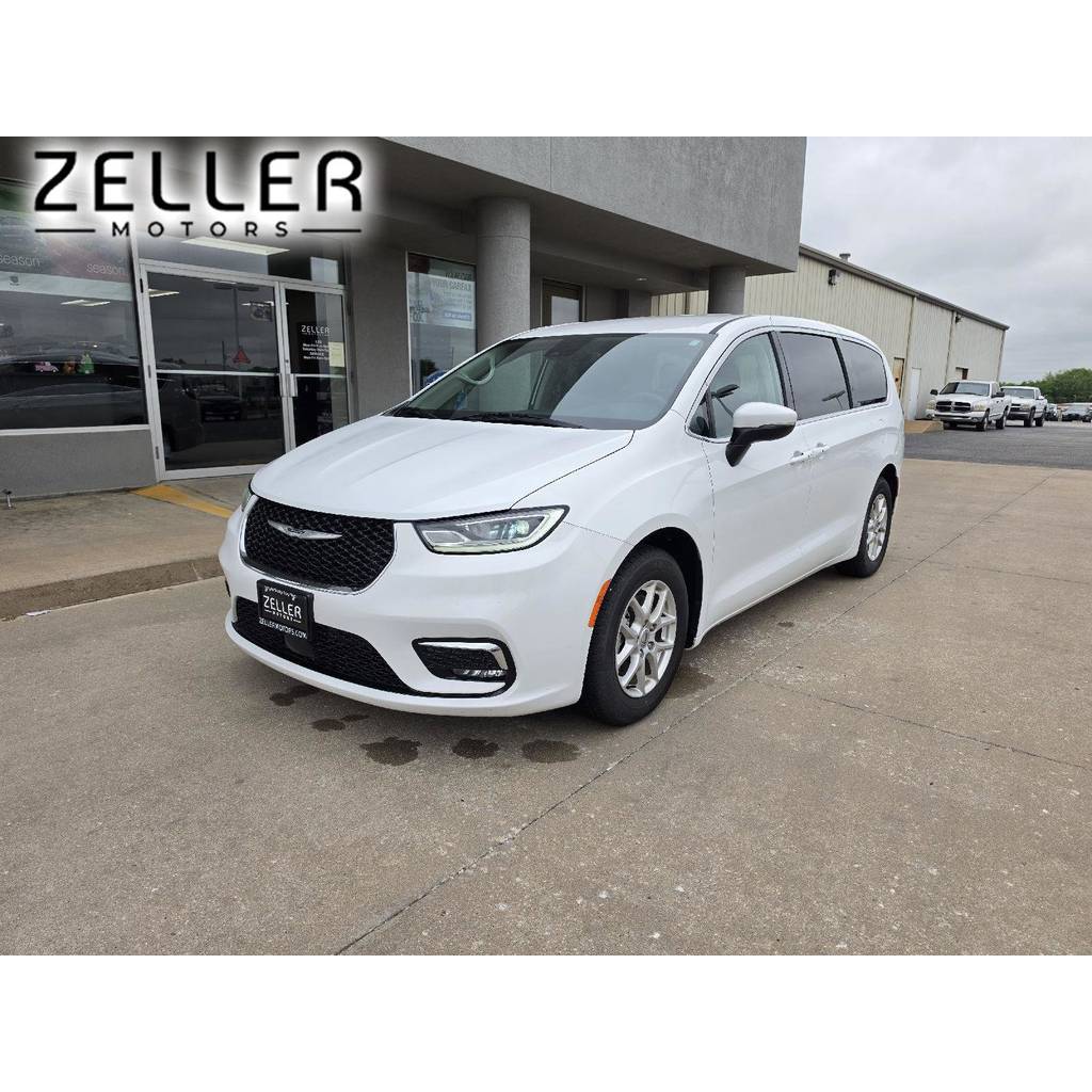 Used 2023 Chrysler Pacifica Plug-in Hybrid for Sale