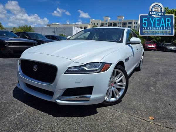 The 2018 Jaguar XF The 2018 Jaguar XF