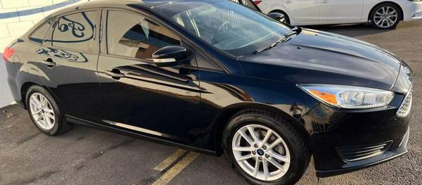 Ford Focus 2017 SE w/EcoBoost 4dr Sedan (1.0L 3cyl Turbo 6M)