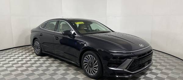 Hyundai Sonata 2025 Limited Hybrid 4dr Sedan (2.0L 4cyl gas/electric hybrid 6A)