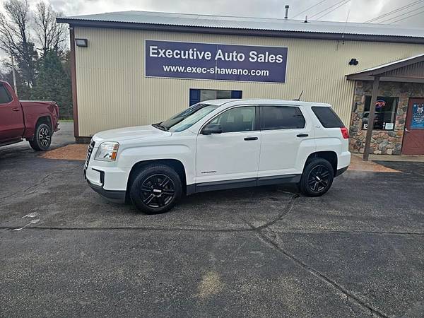 The 2016 GMC Terrain The 2016 GMC Terrain