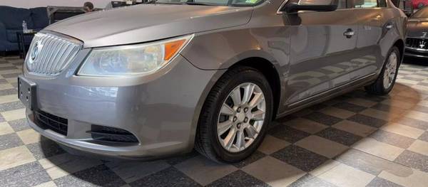 Buick LaCrosse 2012 4dr Sedan (2.4L 4cyl gas/electric hybrid 6A)