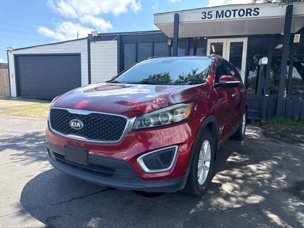 The 2017 Kia Sorento The 2017 Kia Sorento