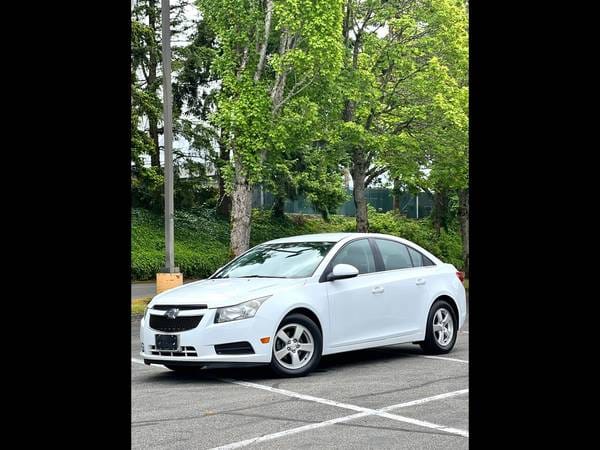 The 2014 Chevrolet Cruze The 2014 Chevrolet Cruze
