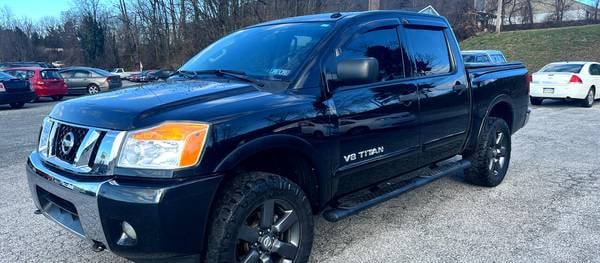 Nissan Titan 2015 SV 4dr Crew Cab 4WD SB (5.6L 8cyl 5A)