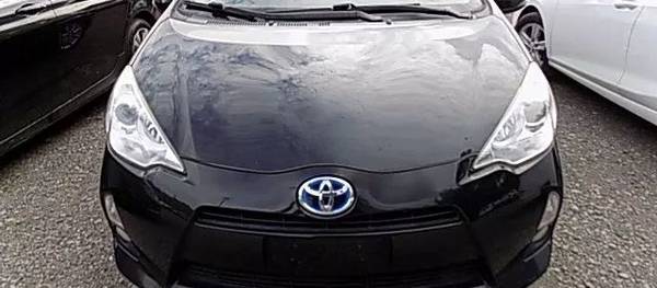 Toyota Prius c 2014 Four 4dr Hatchback (1.5L 4cyl gas/electric hybrid CVT)