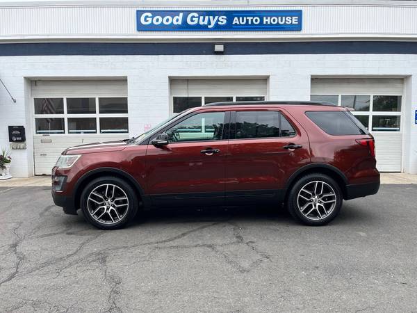 The 2016 Ford Explorer The 2016 Ford Explorer