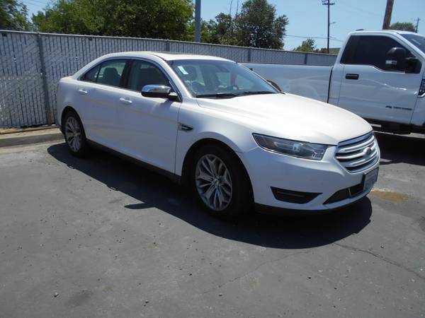 The 2017 Ford Taurus The 2017 Ford Taurus