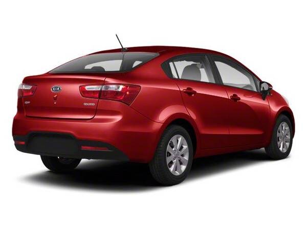 The 2013 Kia Rio The 2013 Kia Rio